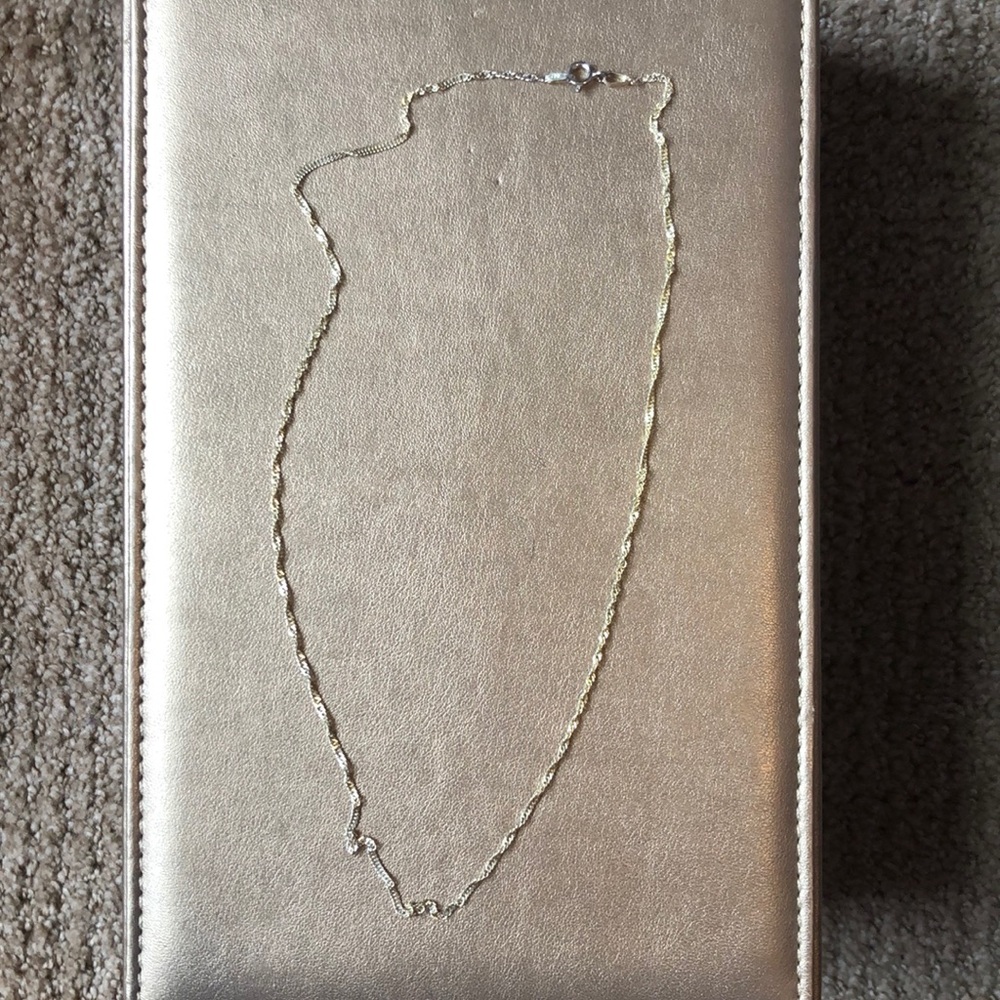 Gold chain necklace